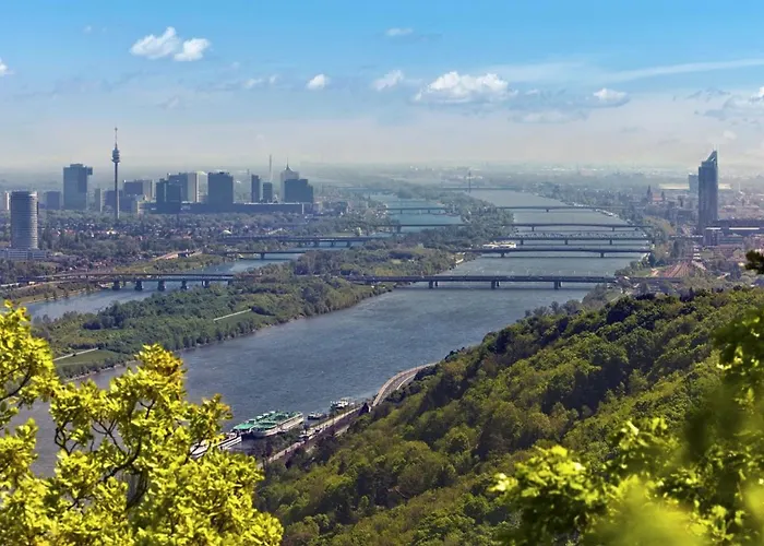 Peaceful Danube View & Still Close To Apartament